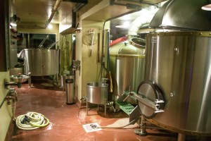 小型工艺啤酒厂经常使用水平和温度传感器来改善生产。